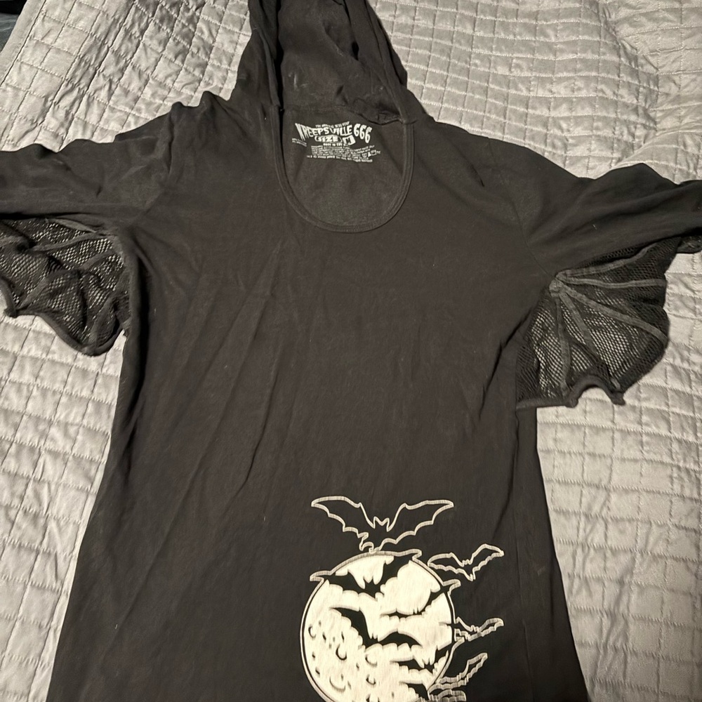 Kreepsville Mid Sleeve bat top